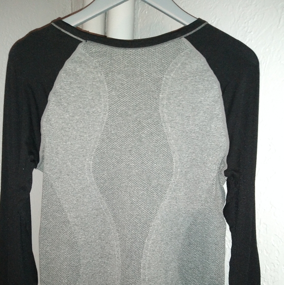 BOGO SALE Danskin Black Gray Exercise Jog Top Workout Stretch with Thumb Hole XL - Picture 8 of 11